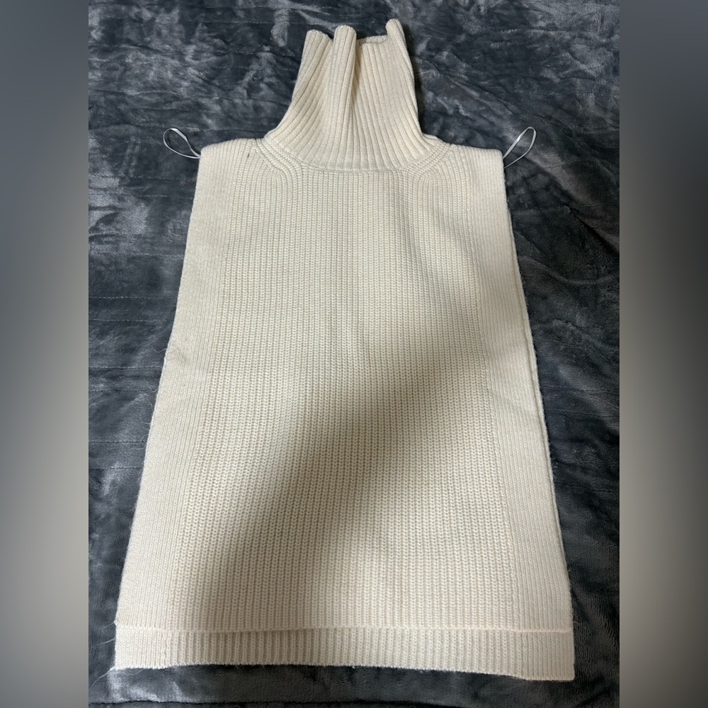 Knit turtleneck collar